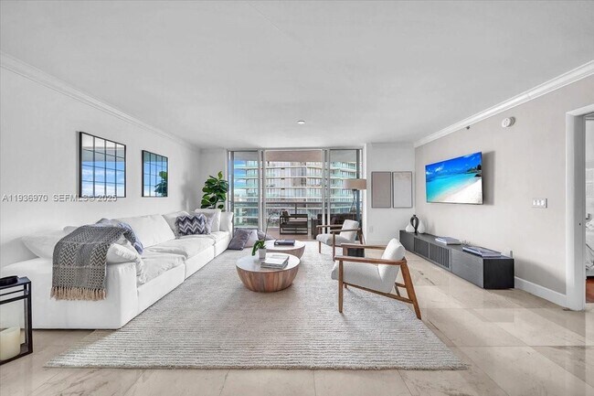 Building Photo - 18911 Collins Ave