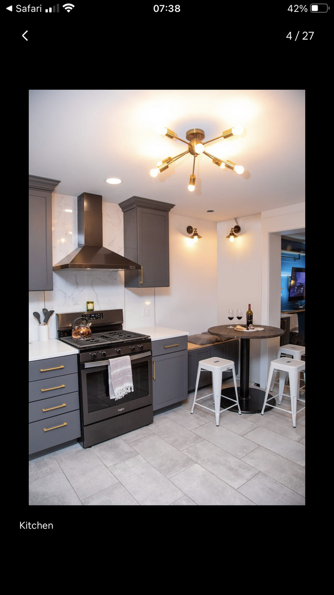 Brand new kitchen with range hood - 913 S Darien St