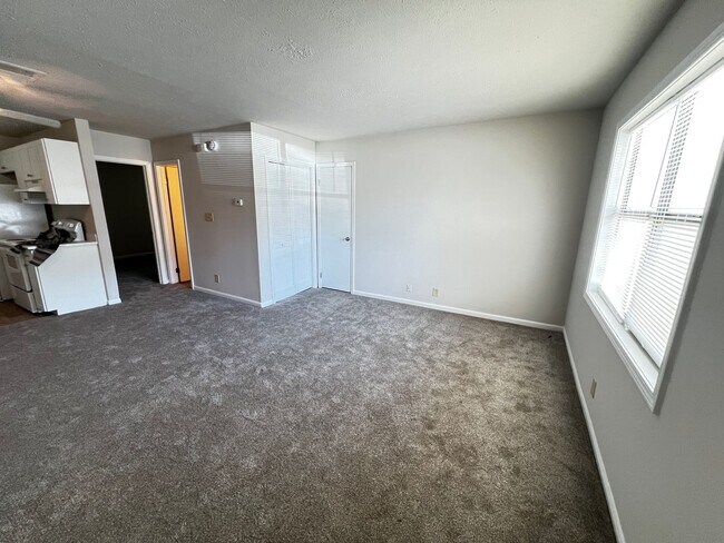Building Photo - Unfurnished, One Bedroom, First Floor Condo in Myrtle Beach! Available Now!
