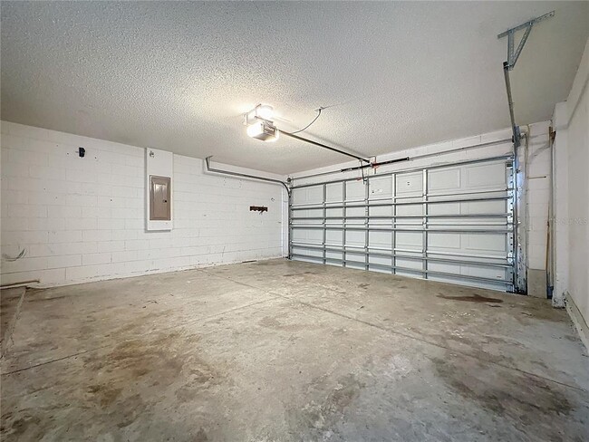 Building Photo - 1848 Superior Ct