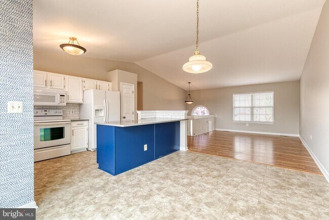 Building Photo - 1193 Bayview Vista