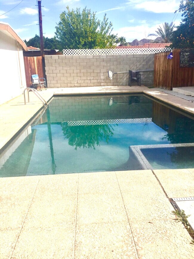 Building Photo - 52162 Avenida Velasco