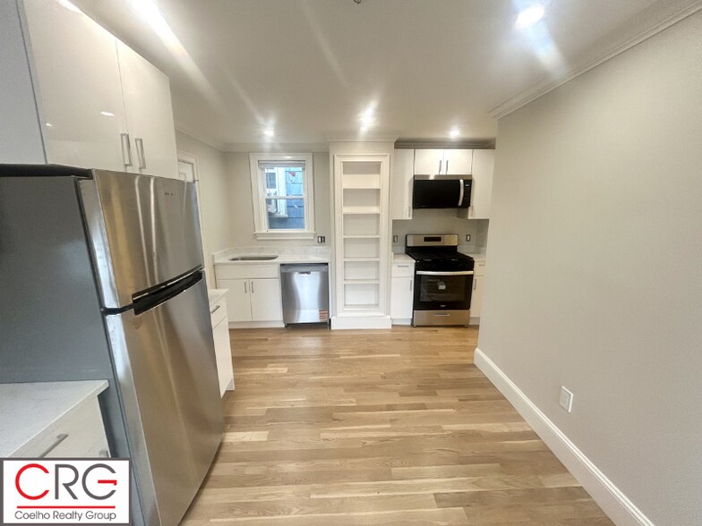 Building Photo - 190 3rd St