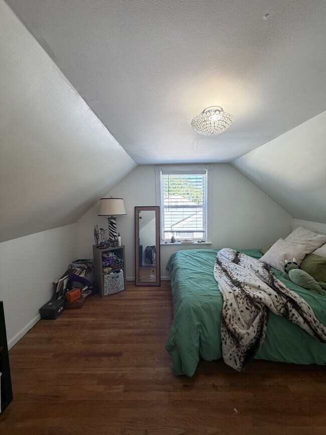 Building Photo - GORGEOUS Salt Lake City Home!!!