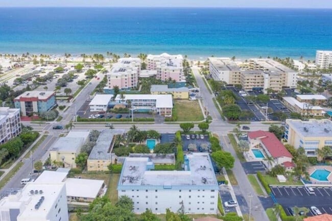 Building Photo - 1975 SE 3rd St