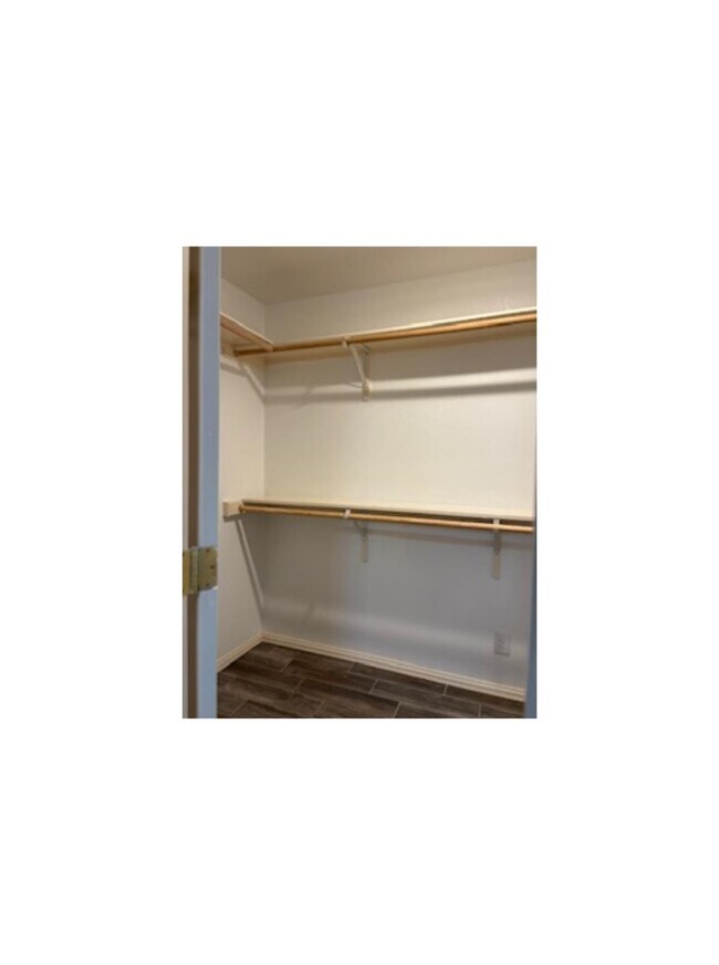 Building Photo - 2024 Lima Loop