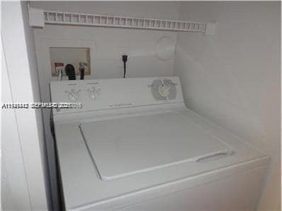 Building Photo - 520 SW 111th Ave