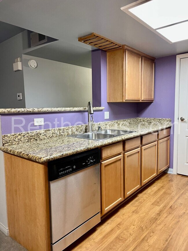 Building Photo - 12039 Alta Carmel Ct