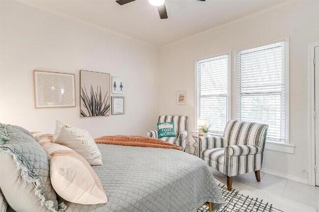 Building Photo - Charming 2-Bed, 2-Bath Gem with Granite Co...
