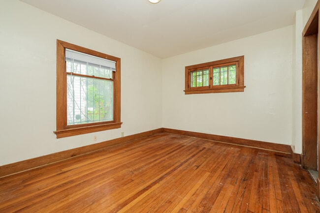 Building Photo - 1242 Wilson Dr