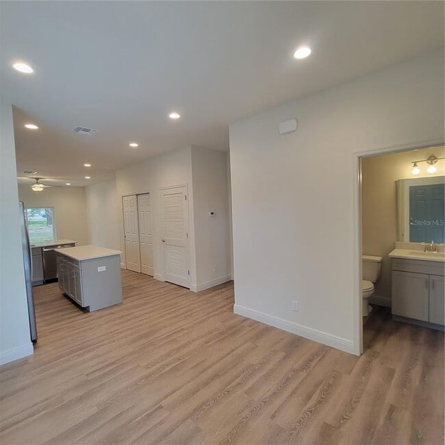 Building Photo - 1293 Disston Ave