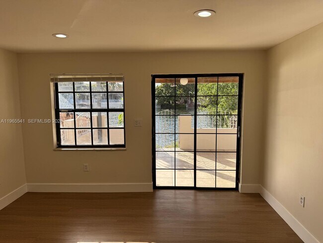 Building Photo - 7520 W 15th Ct