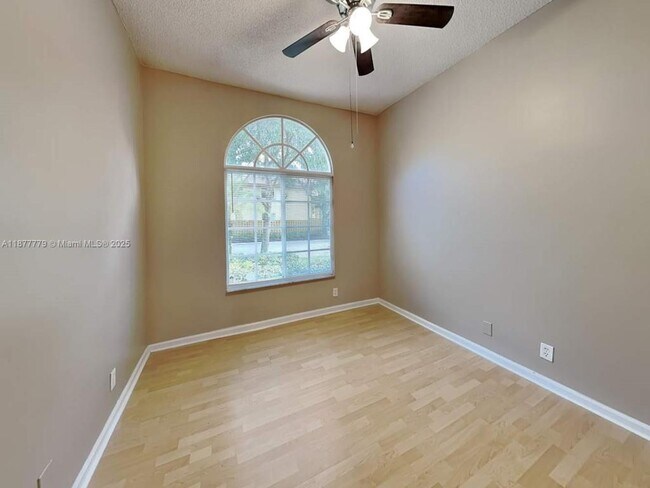 Building Photo - 1401 Banyan Cir