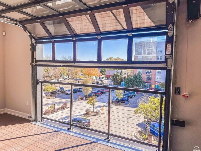 Primary Photo - 800 New Hampshire St