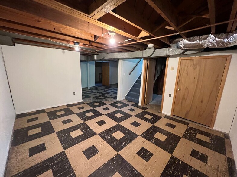 Building Photo - 4402 Cooper Ave