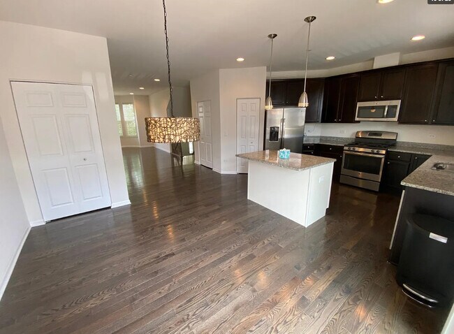 Building Photo - 2873 Henley Ln