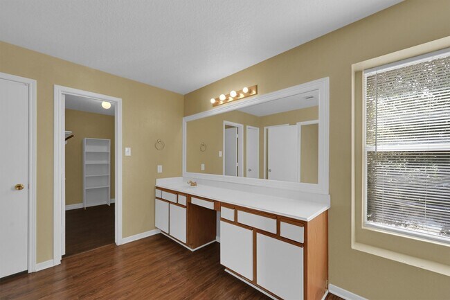 Building Photo - 1119 Mossy Branch St