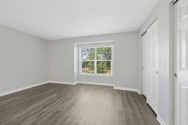 Building Photo - Beautiful 2 Bed 2 Bath Townhouse in Otero Ridge