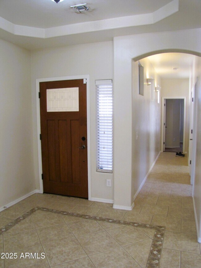 Building Photo - 1046 Estancia Dr