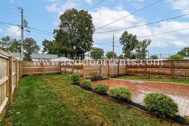 Building Photo - 1028 N Kealing Ave