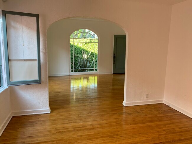 Building Photo - 8714 Rangely Ave