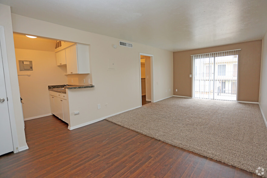 Las Palmas - Arlington, TX | Apartment Finder