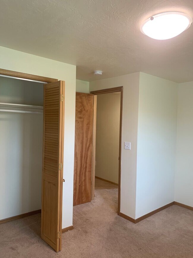 Building Photo - 5265 SW Secher Ln