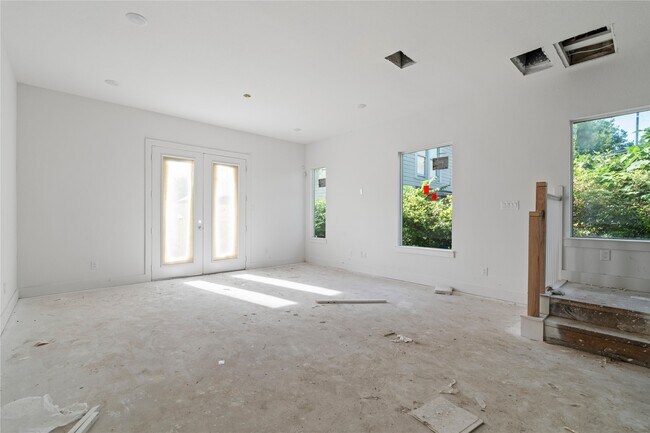 Building Photo - 1504 Hussion St