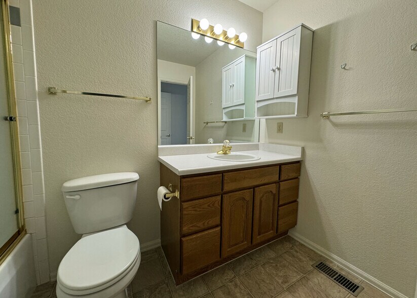 Building Photo - 6913 Yellowpine Dr