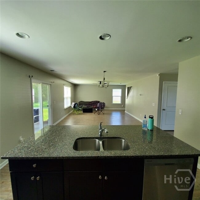 Building Photo - 121 Tupelo Way