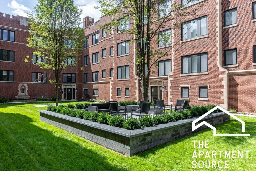 Building Photo - 1333 W Estes Ave