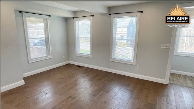 Building Photo - Cozy Country Living