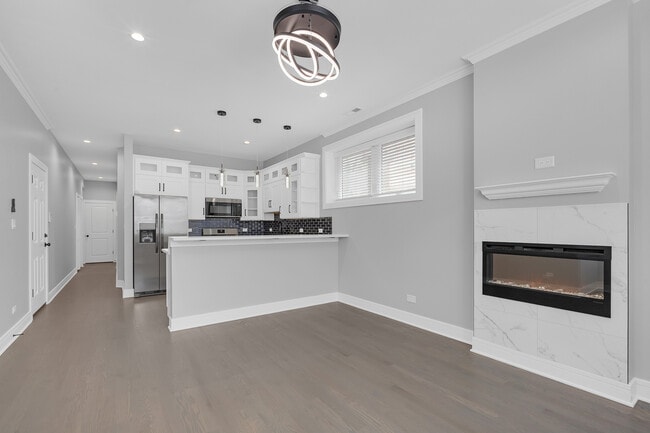 Building Photo - 4827 S St Lawrence Ave