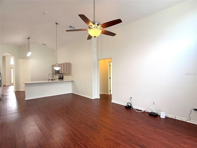 Building Photo - 538 Solana Cir