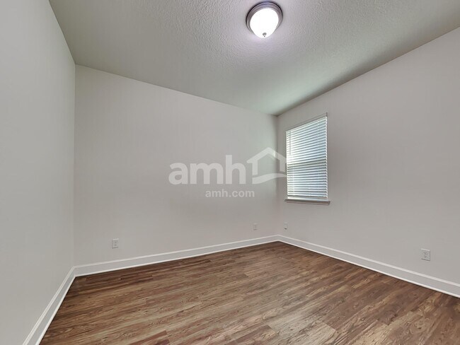 Building Photo - 567 Tumbled Stone Way