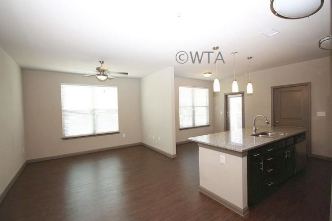 Building Photo - 2 bedroom in LEANDER TX 78641