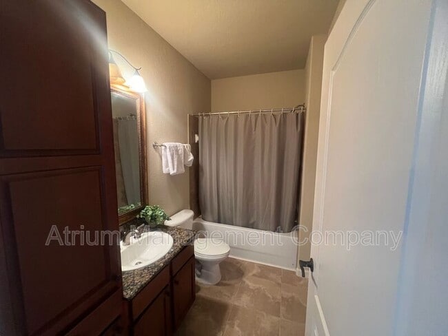 Building Photo - 903 Charo Pkwy