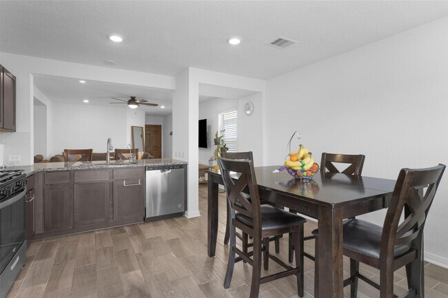 Building Photo - 5614 Grizzly Bear Wy