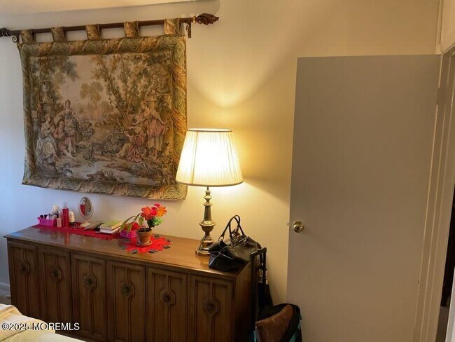 Building Photo - 1 Channel Dr