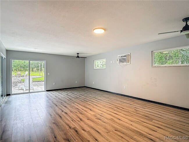 Building Photo - 884 W Massachusetts St