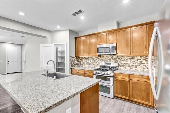 Building Photo - 2215 Antonio Dr