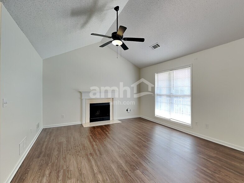 Building Photo - 415 Lokeys Ridge Rd