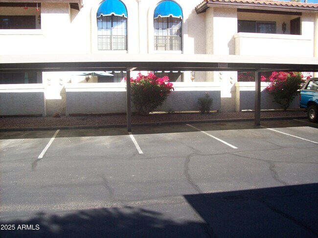 Building Photo - 7557 N Dreamy Draw Dr
