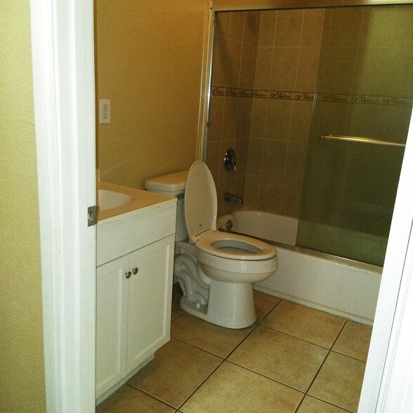 Building Photo - 8417 Avalon Blvd