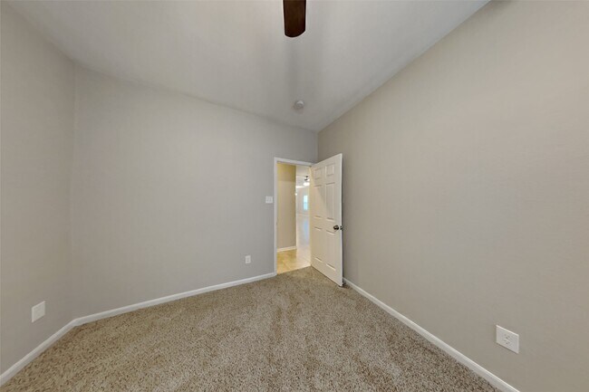 Building Photo - 16519 Cypress Thicket Dr