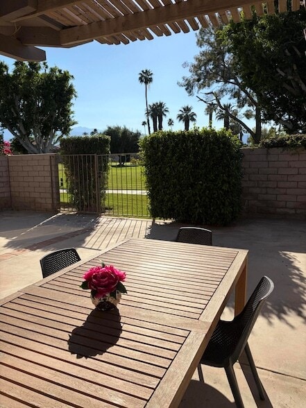 Building Photo - 48939 Eisenhower Dr