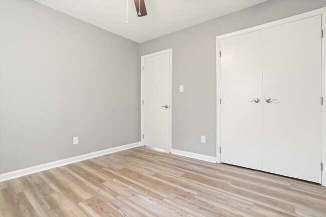 Building Photo - 2600 Mallard Ct