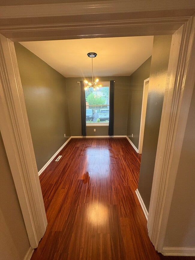 Building Photo - Beautiful 3 Bedroom on Susquehanna