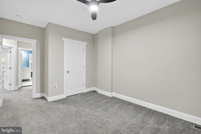 Building Photo - 2417 Washington St