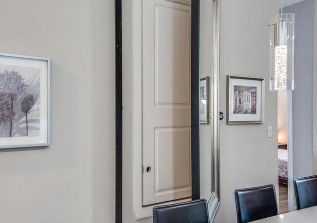 Building Photo - 5015 Meridian-1315